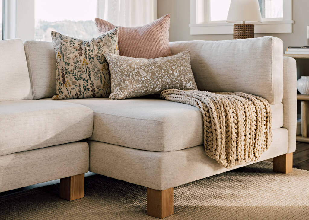 Gillian Sectional -Ashford Cream, RCF