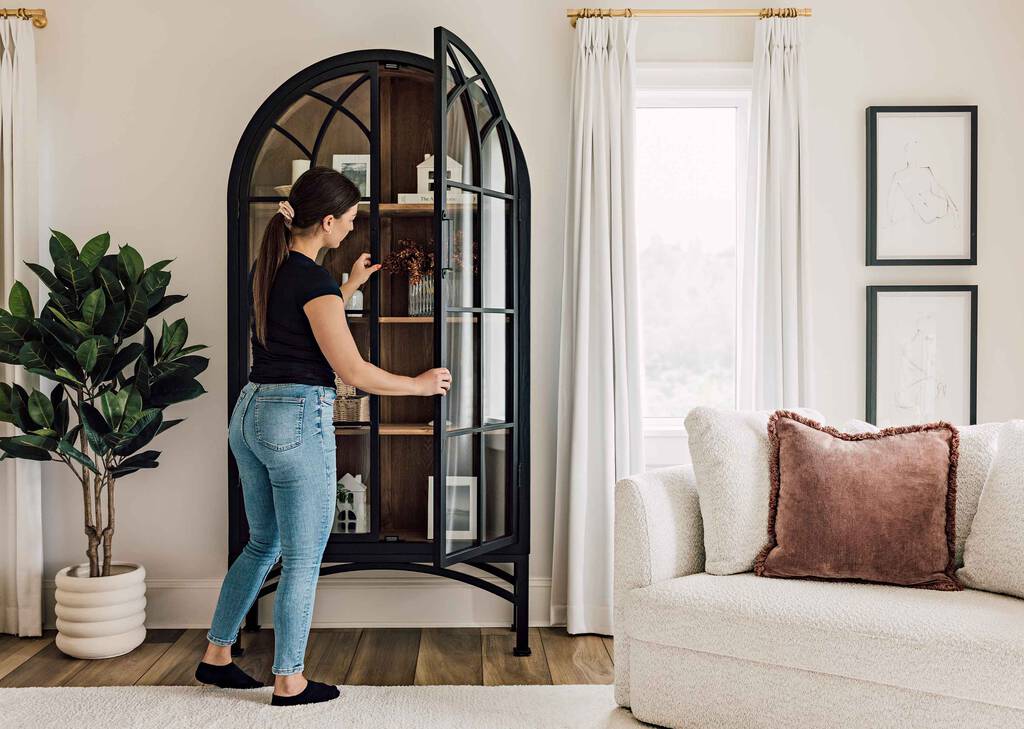 Lilibet Cabinet -Mannor Black